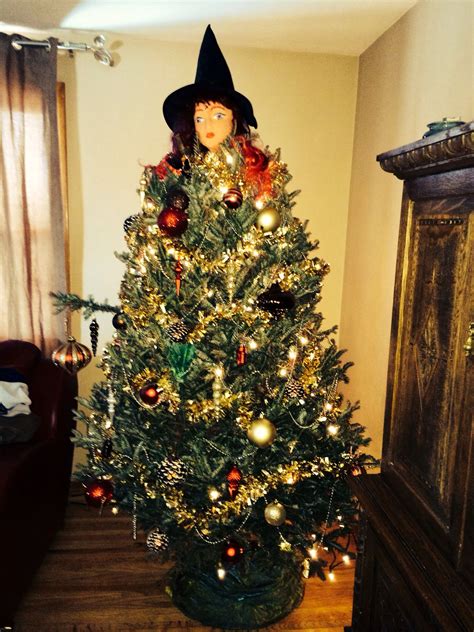 Ideas for adorning a pagan Christmas tree